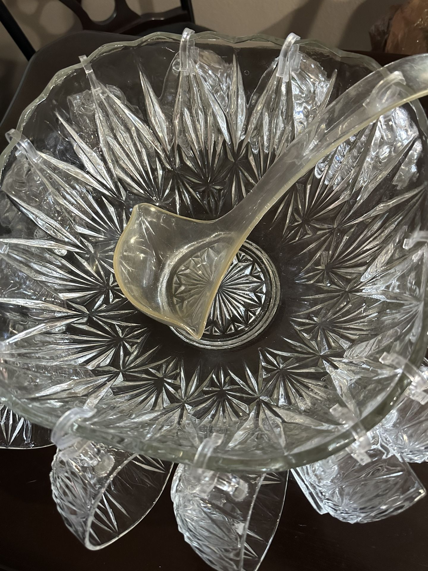 Bowl With 12 Cups With Hangers