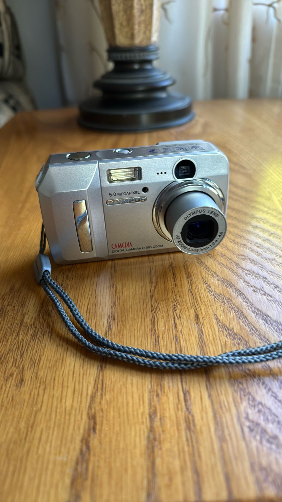 Olympus D-595 Zoom Camera  Flexible On Price