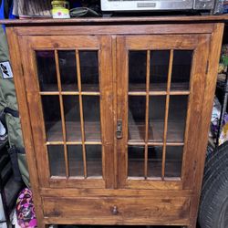 Antique Colonnade Hutch With Glass Panels 