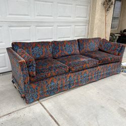 Retro Single Sofa! President’s Day Sale! Free Delivery! 