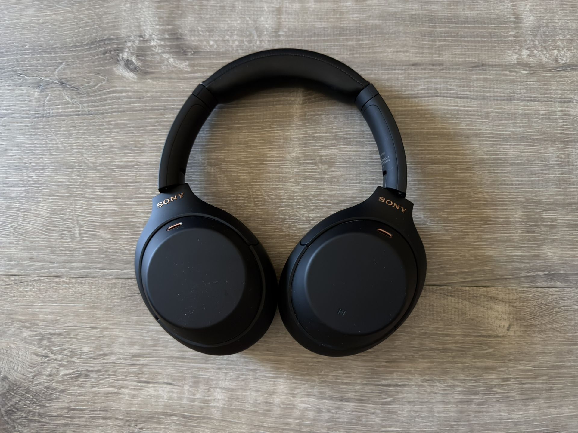  Sony WH-1000XM4 Wireless Overhead Headphones, Black Noise Canceling