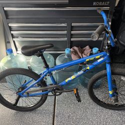 GT BANK MOCH 1 BMX Bike Boys Royal Blue 20"