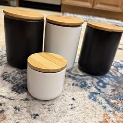 New Storage Containers set of 4