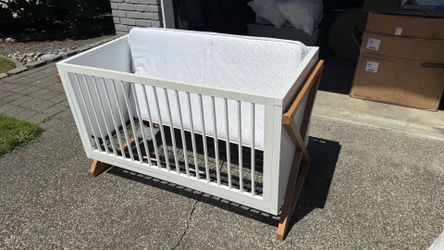 Storkcraft Equinox 3-in-1 Convertible Crib and Mattress