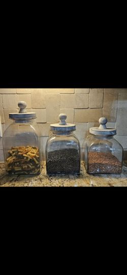 Set of 3 canisters