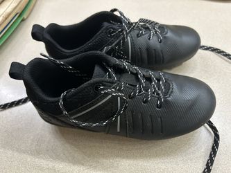 Little kids size 12 K cleats. Dick’s Sporting Goods brand. Used one season.