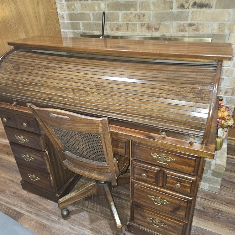 Roll Top Desk With Matching Chair