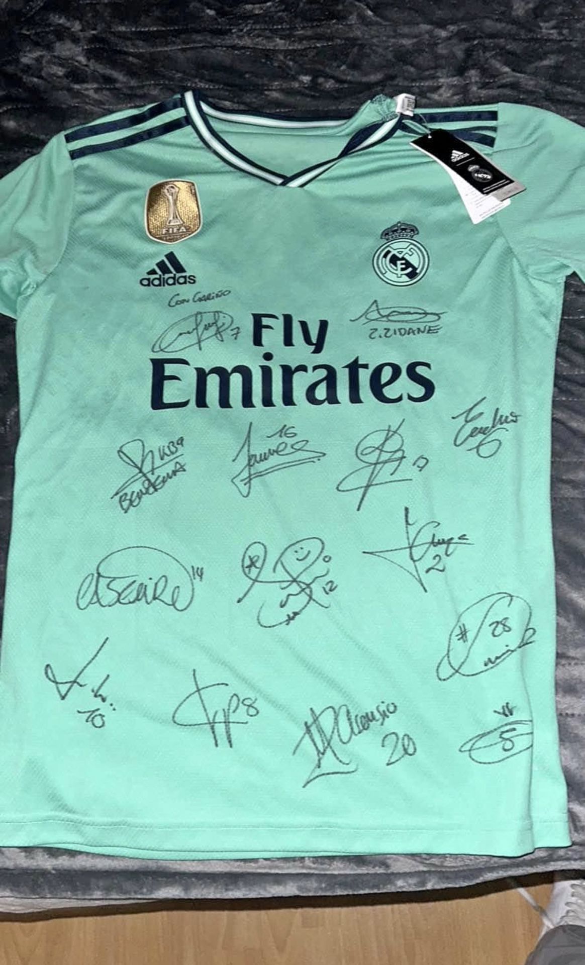 Real Madrid 2019 Signed Jersey Size Large 