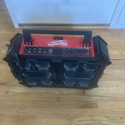 Milwaukee Packout Rádio