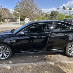 Ford Taurus Limited 2016
