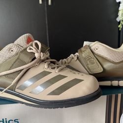 adidas powerlift 3.1 (Size 8)