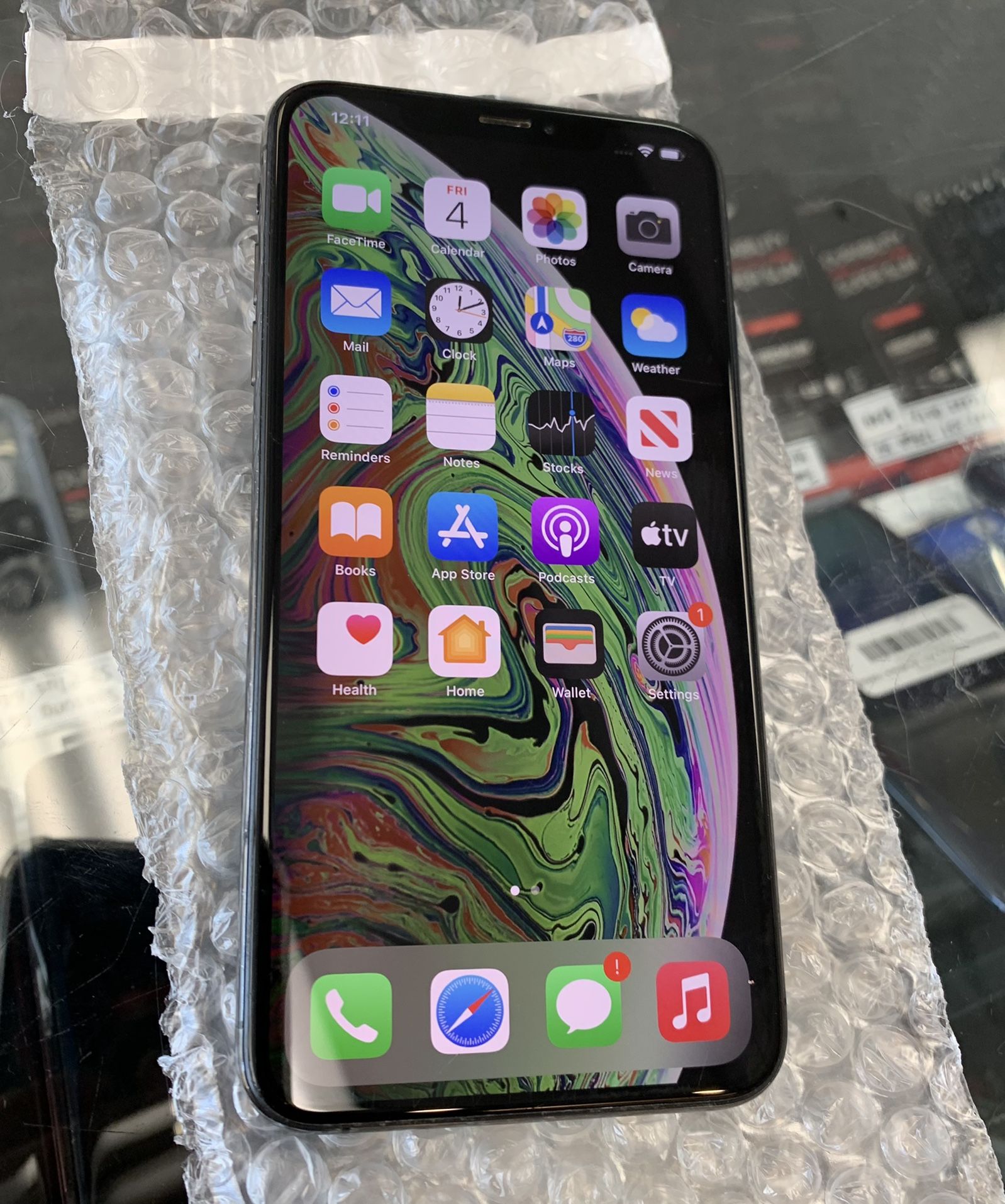 iPhone XS Max 64gb Unlocked Excellent Condition