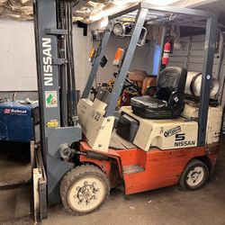 Forklift 