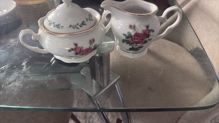 Gibson sugar bowl and creamer