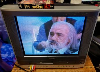 20" CRT TV VCR/DVD Combo color retro gaming television model 2005