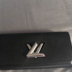 Lv Twist Wallet 