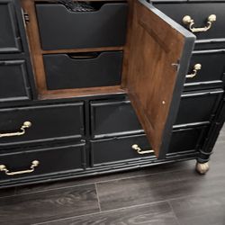 Black refurbished  dresser