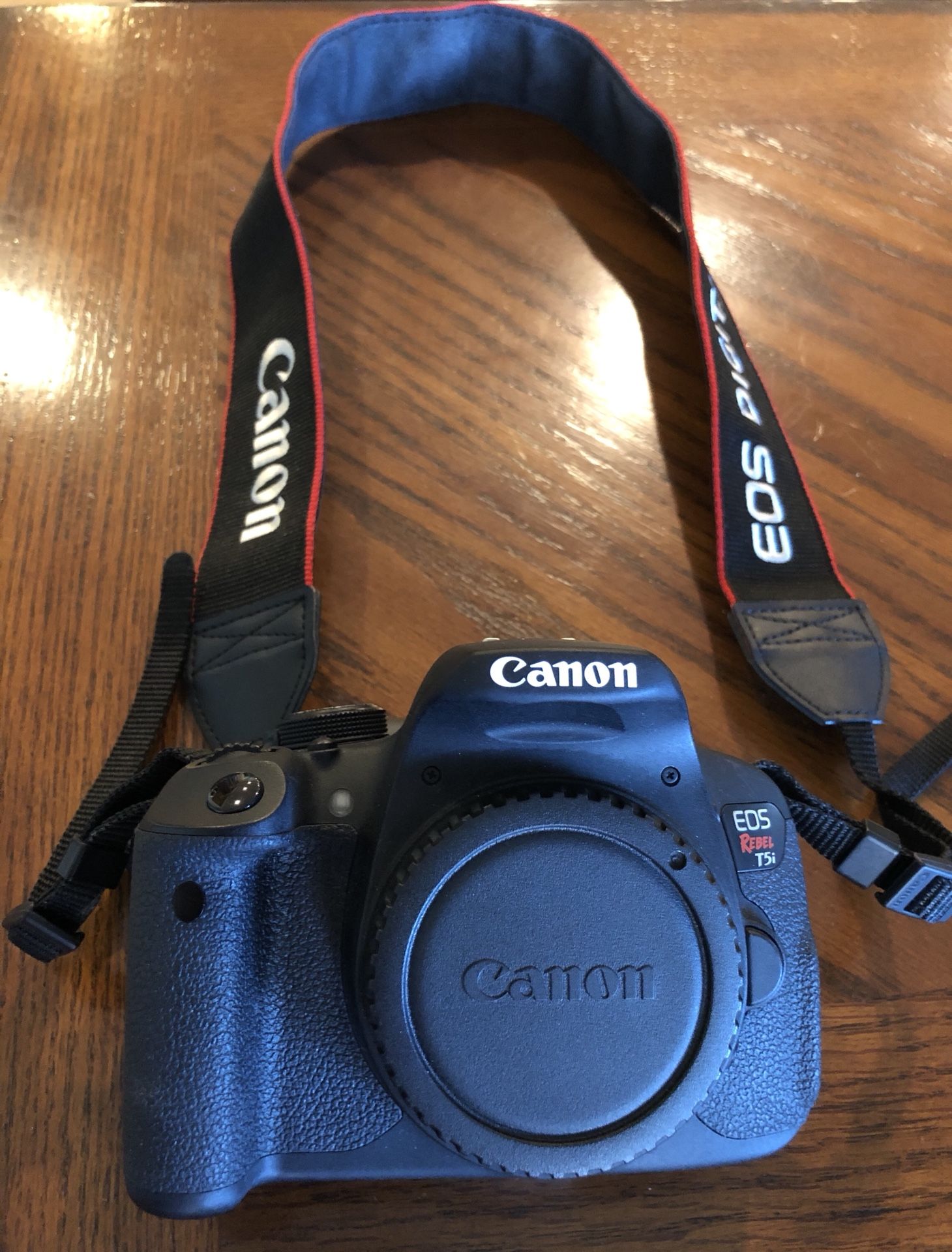 Canon EOS Rebel T5i with 2 kit lenses EFS 18-55mm & EFS 55-250mm