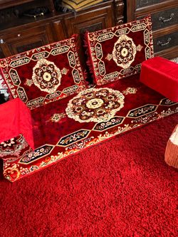 Closing business arabic majlis