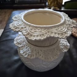 VintageWhite Ceramic Lace-Textured Planter Set
