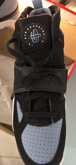 New Nike Air Huarache (Never Worn)  Size 11
