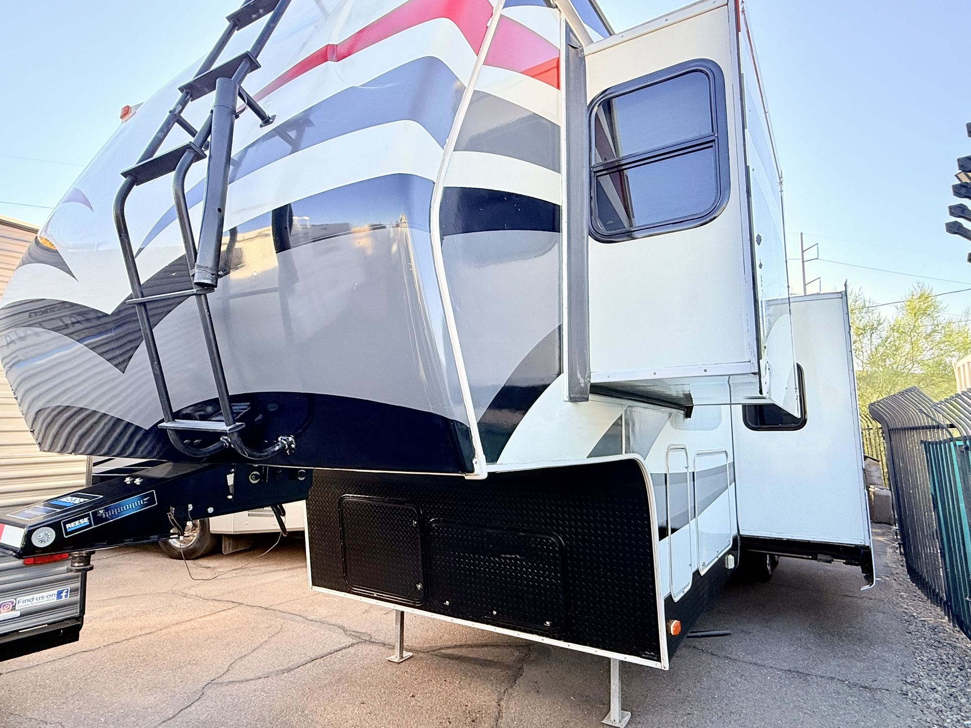2007 Vortex Fifth Wheel Toy Hauler 39Ft Triple Axle Double Slide W/Gen