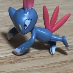 Jazwares 2021 Sneasel 2” Pokémon Figure