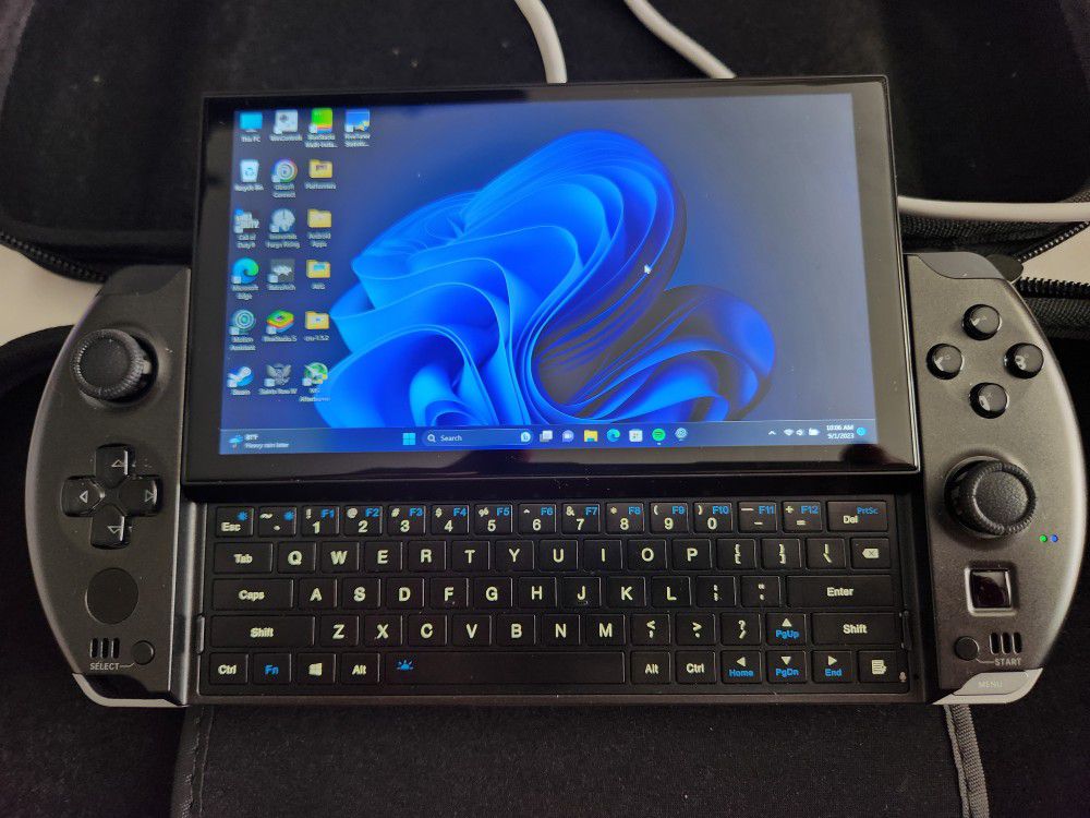 GPD WIN 4 32GB + 1TB Handheld Gaming PC for Sale in North Las 