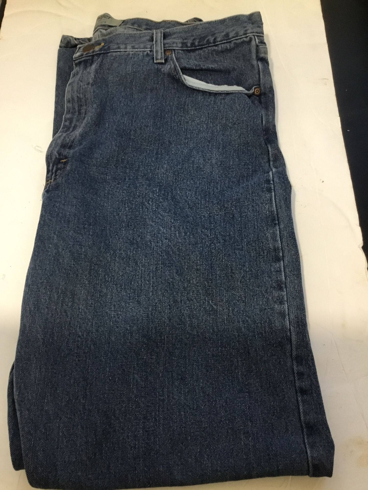 WRANGLER BIG MENS JEANS 42 X 36. PRE-OWNED. IN GREAT CONDITION for Sale in  East Haven, CT - OfferUp