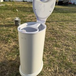 Ubbi diaper Pail 