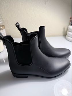 Rain boots size 10