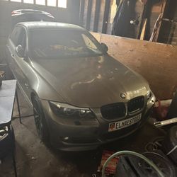 2010 BMW Must Goo ( Read Description)