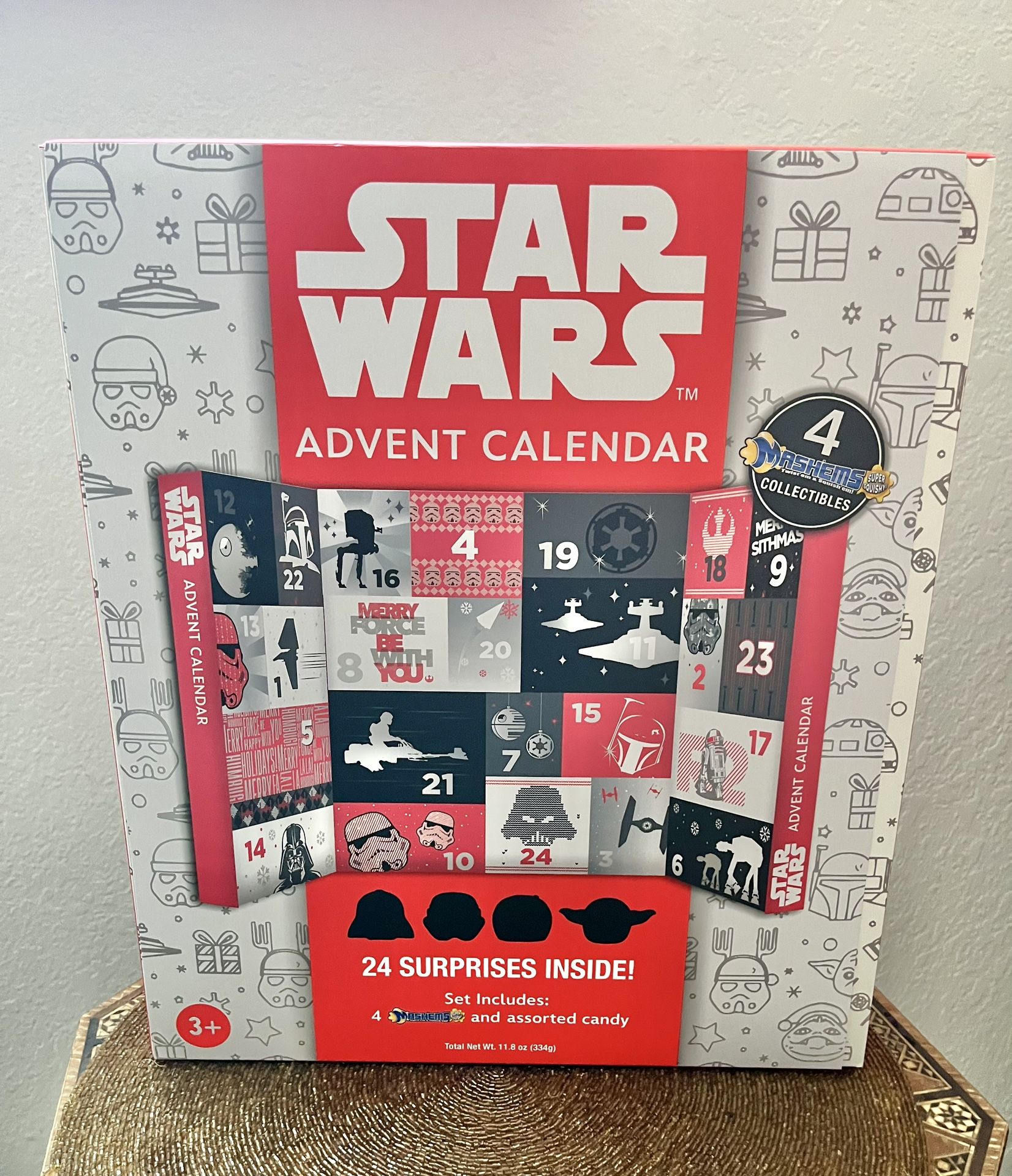Star Wars Advent Calendar 24 surprises + 4 Mashems collectibles + assorted candy