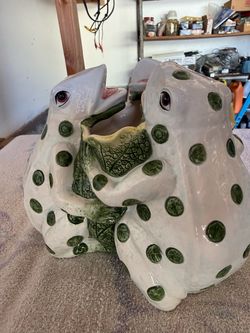 Vintage Seymour Man Frog Vase