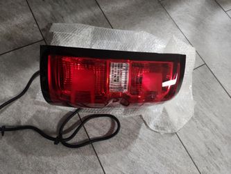 16-19 Chevy Silverado RH Tail Light