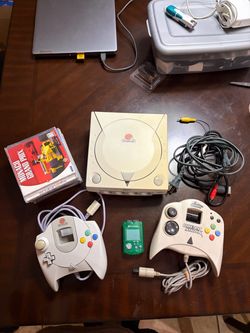 Sega Dreamcast Console Bundle – 7 Games, 2 Controllers, VMU & Cables