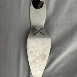 cake shovel shoe with removable magnetic heel