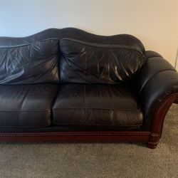 Selling Couch Few Minor Scratches 