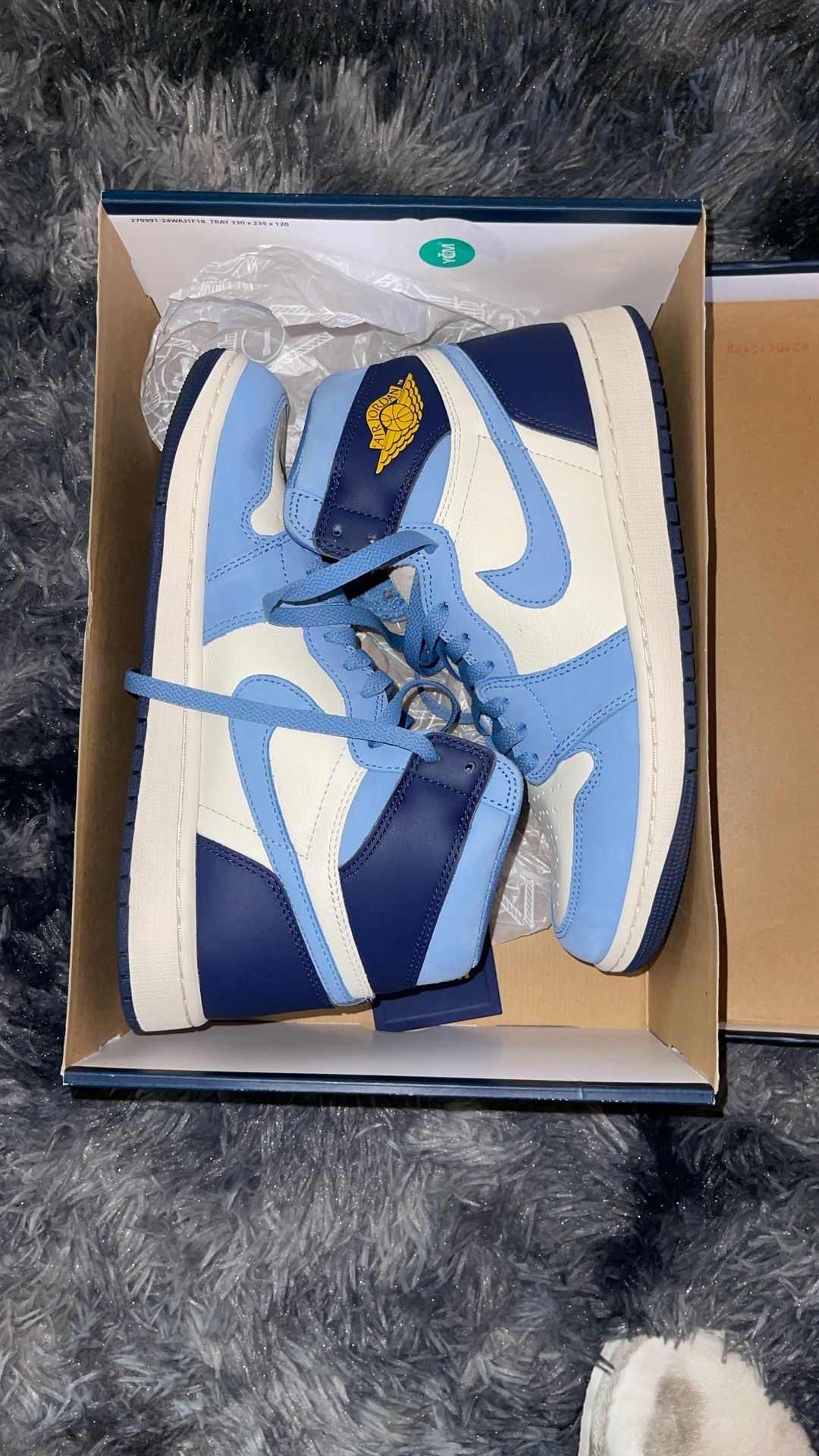 Women’s Air Jordan 1 Retro Hi-Og UNIVERSITY BLUE 10.5