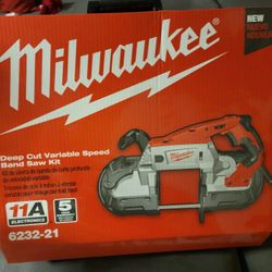 Milwaukee - 6232-21 - Deep Cut Variable Speed Band Saw Kit. Es Nueva $250