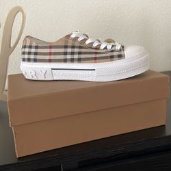 Burberry Shoes 