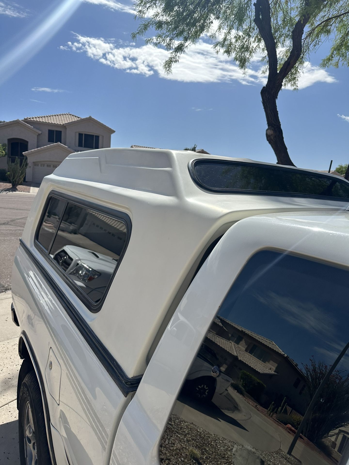 Camper With Locks And Keys / Panoramic Camper Only !!!/ Camper For Toyota Truck   This camper came off a 1995 Toyota pick up truck Selling the camper 