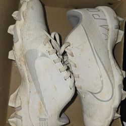 Boy Base Ball Cleats Size 2Y