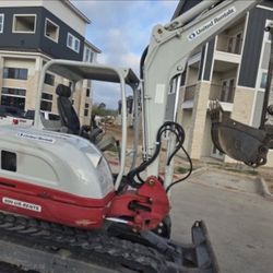 🌟 2019 Takeuchi TB250-2R Mini Excavator – 2,784 Hours – $38,198 OBO 🌟