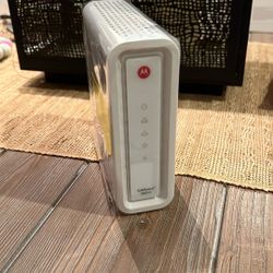  Motorola Surfboard SB6141 DOCSIS 3.0 High-Speed Cable Modem
