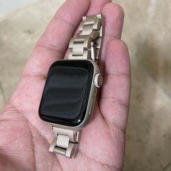 Apple Watch SE 2nd Gen GPS Cellular 40mm- Starlight