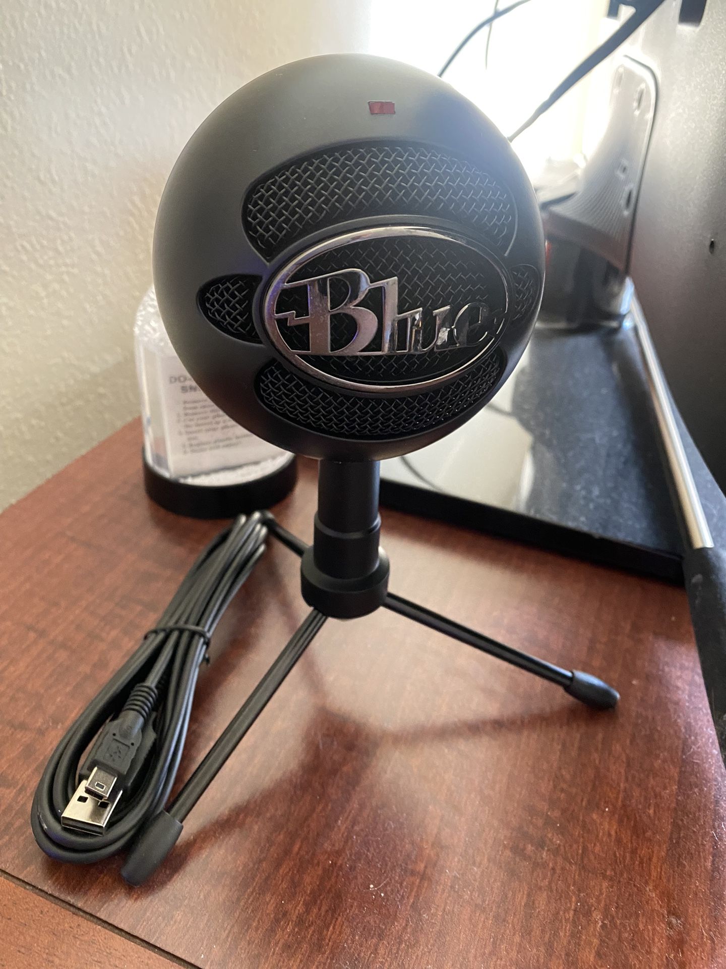 MICROPHONE
