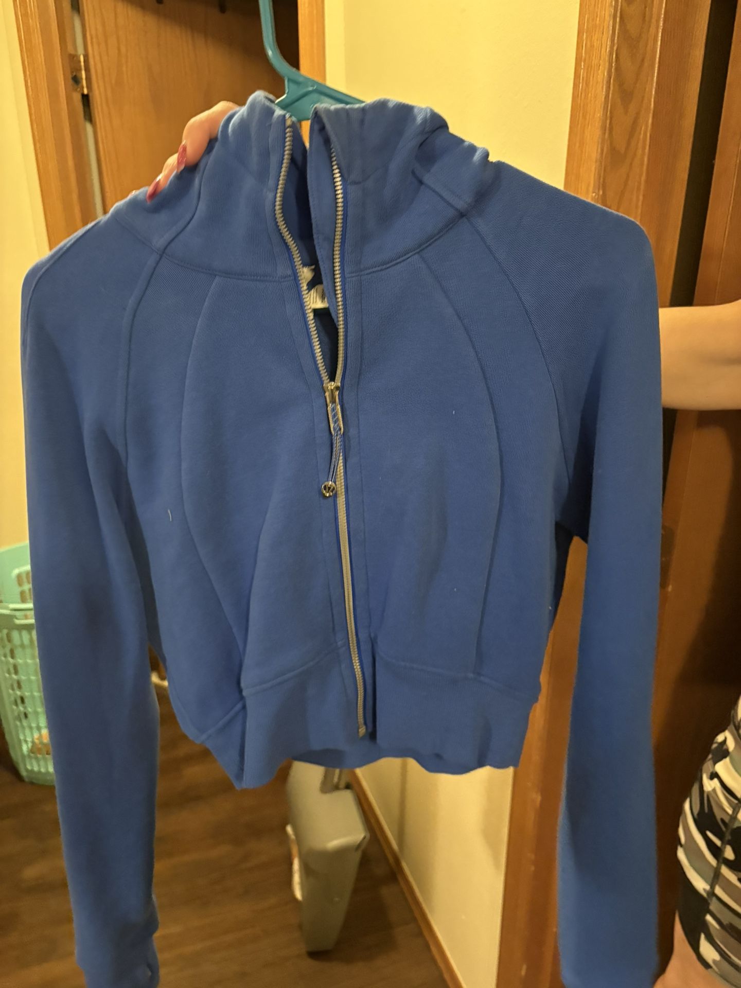 Lululemon scuba zip up crop top