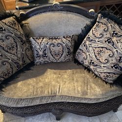 Loveseat 