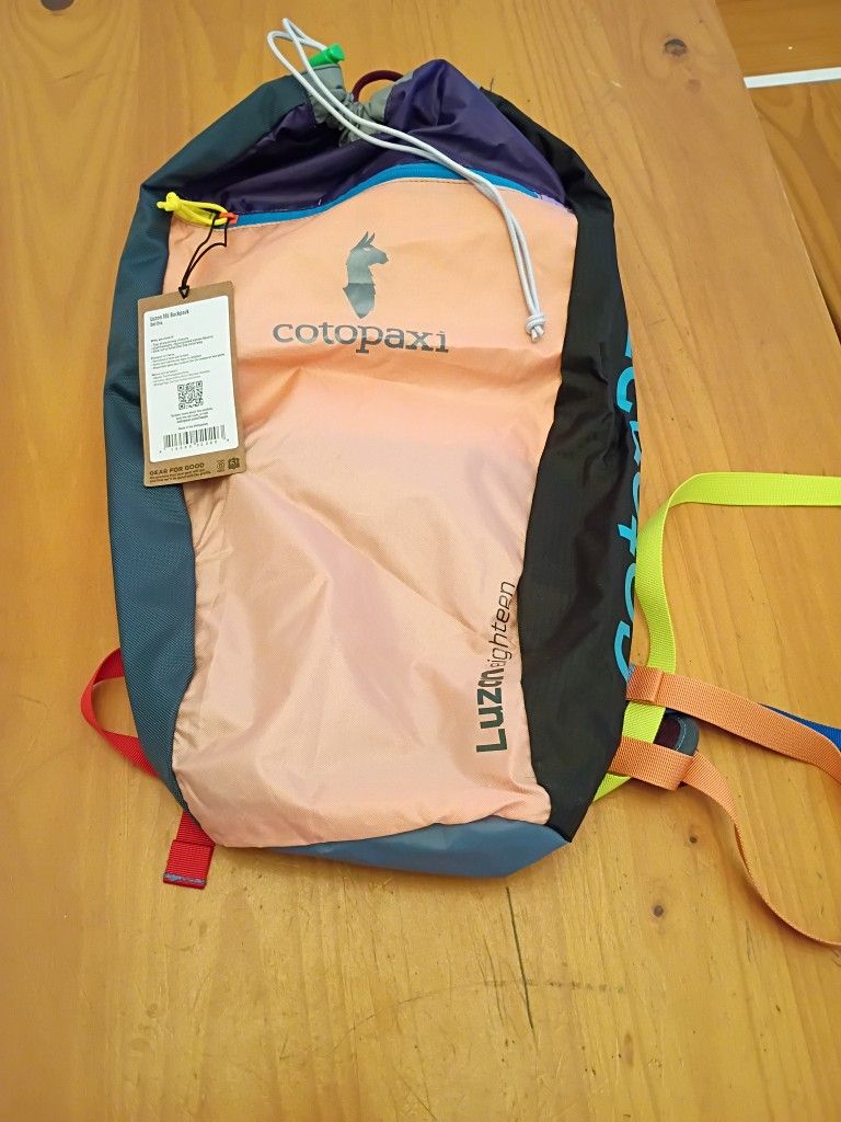 NEW WITH TAG Hiking Daypack